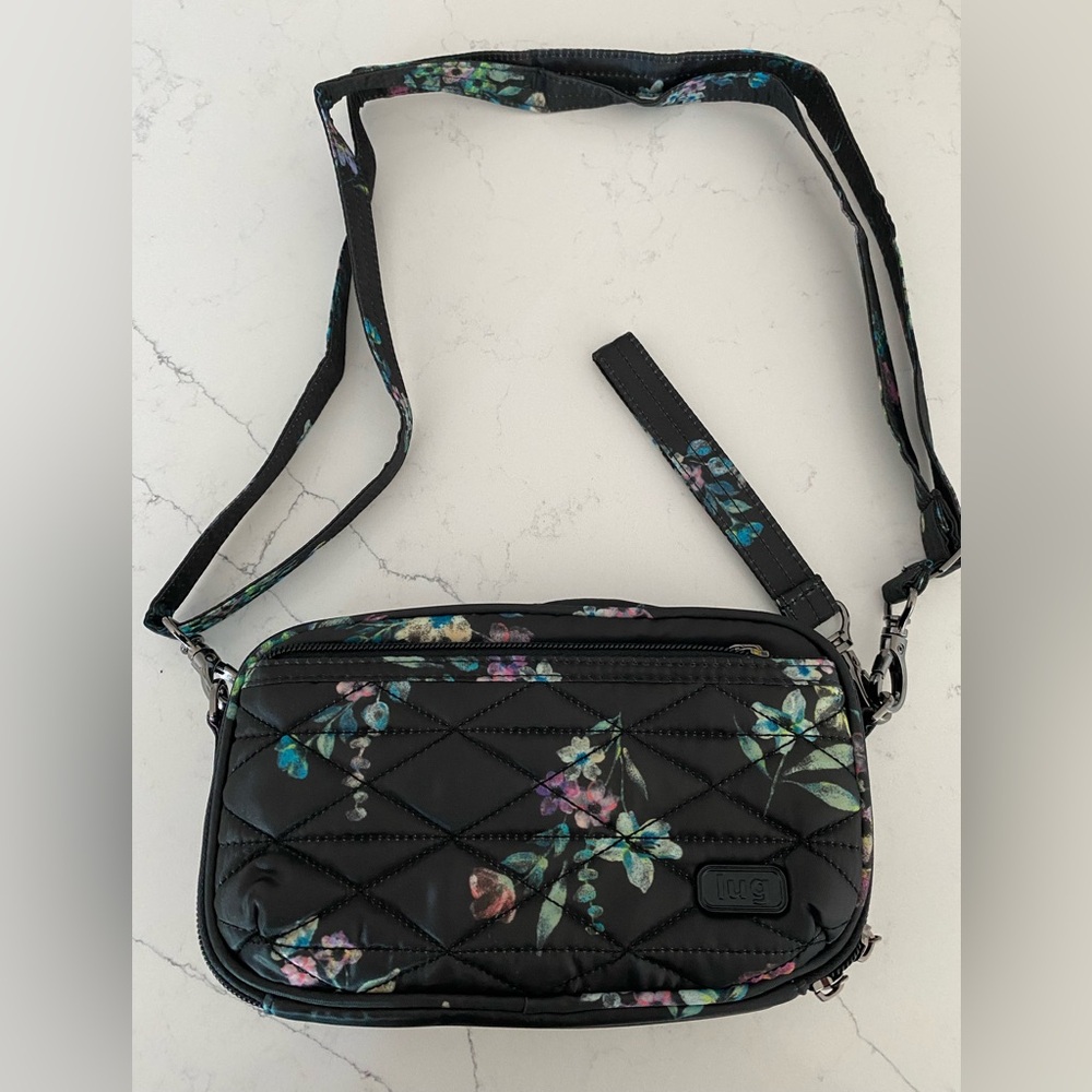Lug Roundabput Floral Black Quilted Crossbody Bag